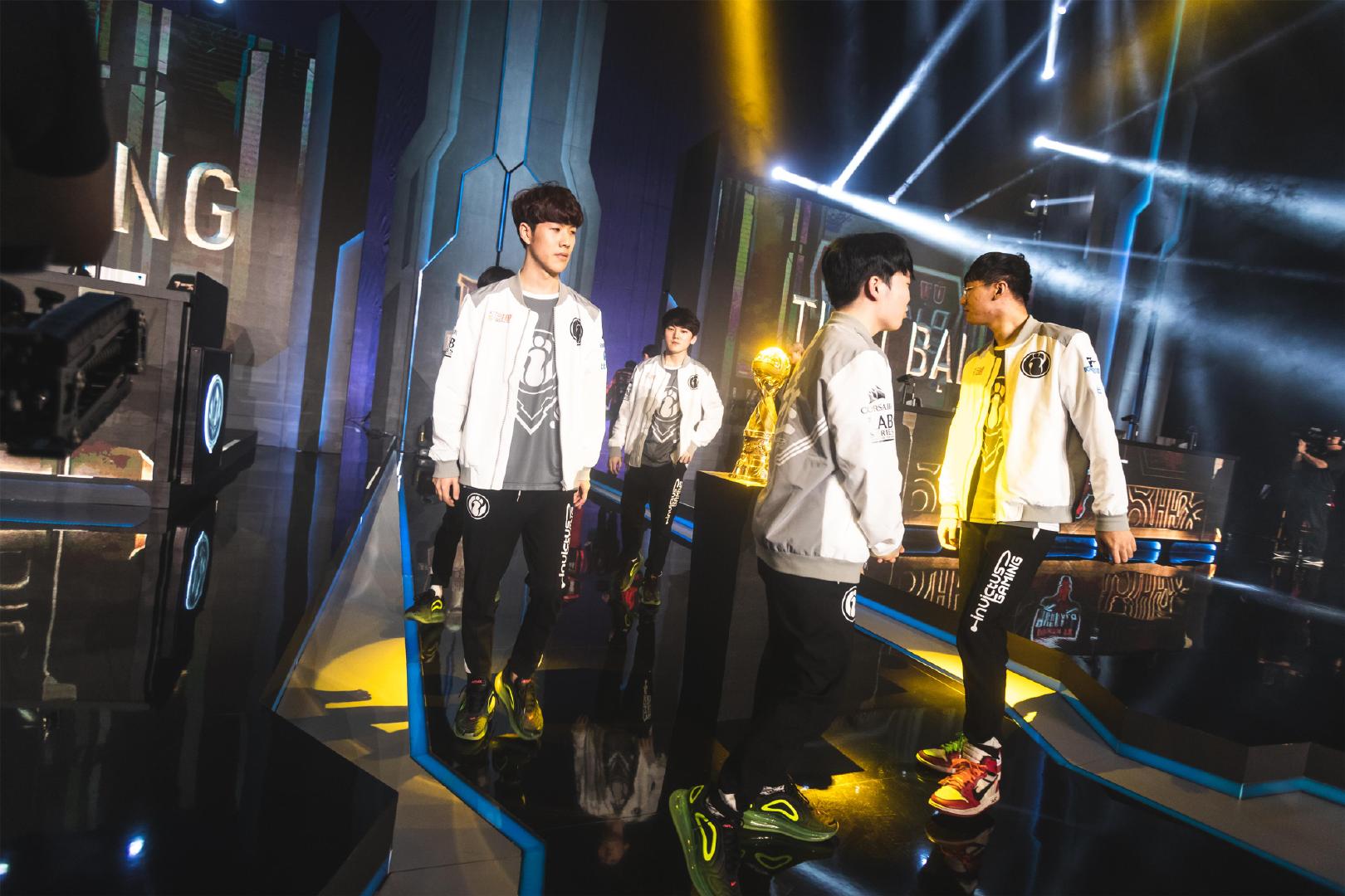 【数据前瞻】 Weibo Gaming vs Anyone's Legend Xiaohu能限制Shanks到什么程度